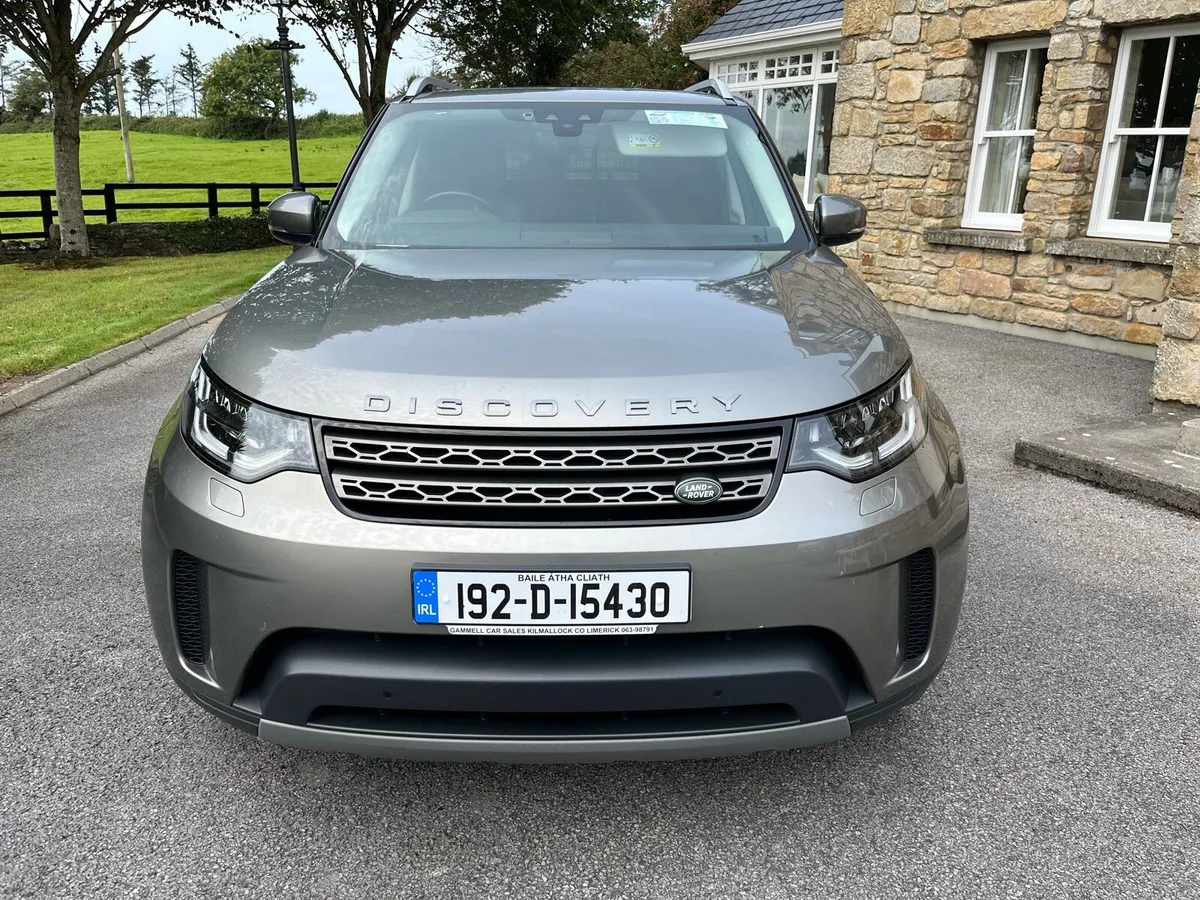 Land Rover Discovery SD6 - Image 3