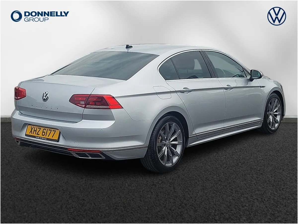 Volkswagen Passat Diesel Saloon R-Line - Image 3