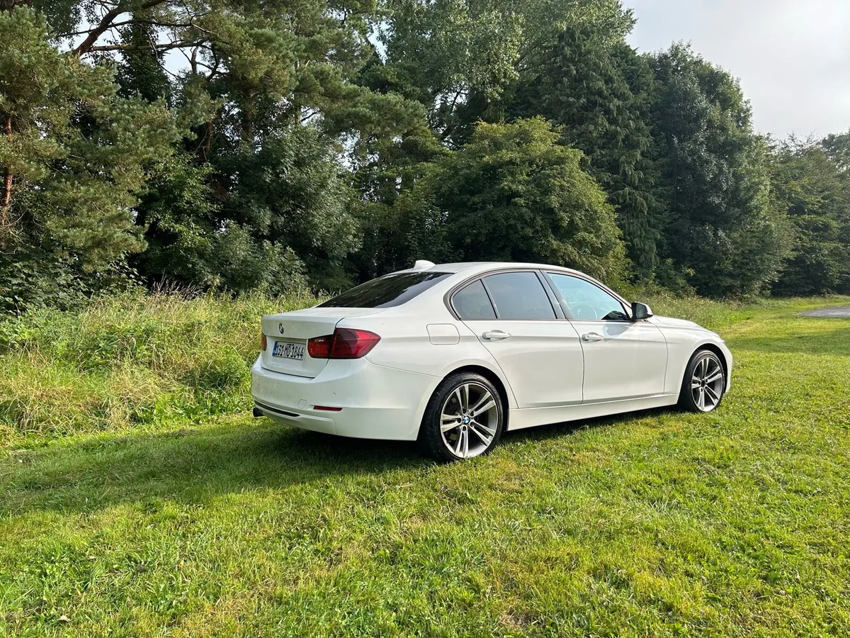 2013 Bmw f30 2.0diesel 318d Sport model - Image 4