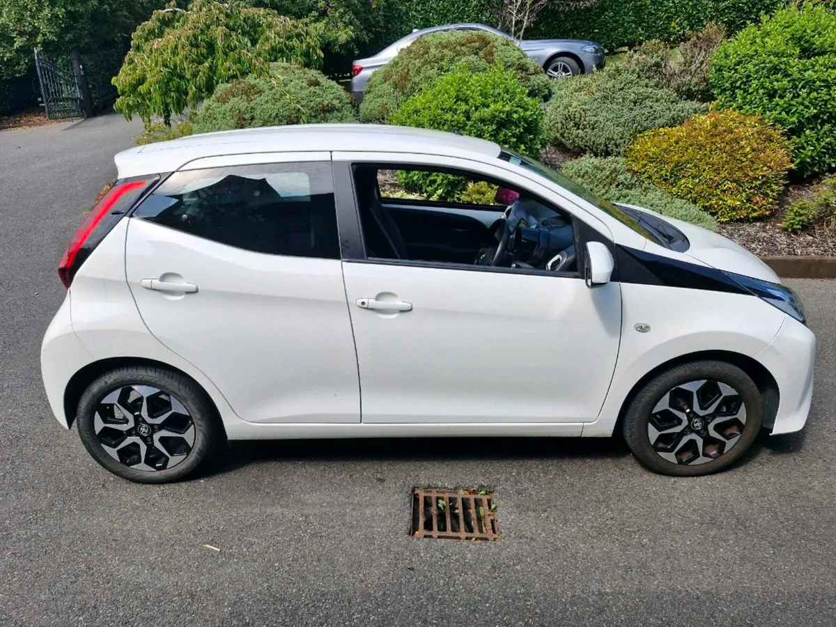 Toyota  aygo - Image 2