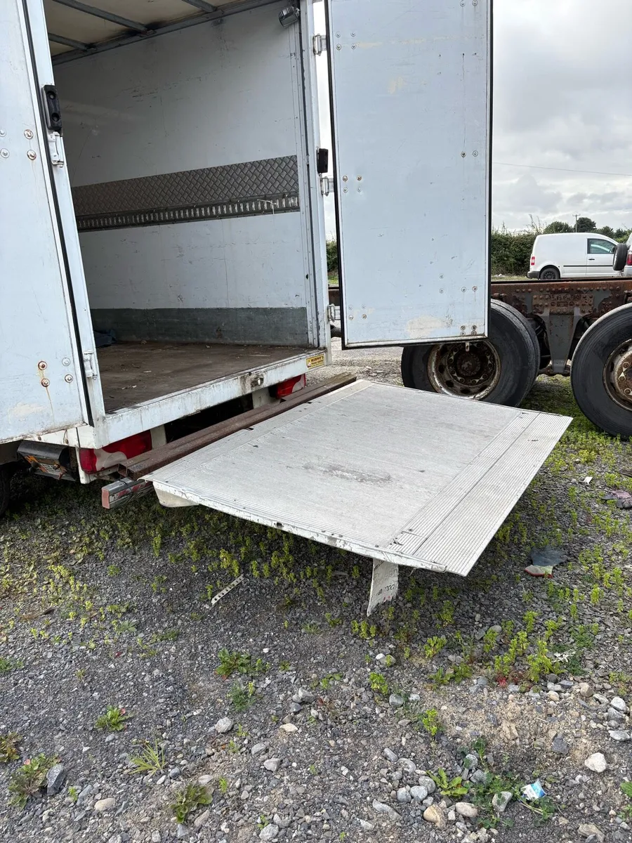 14ft.box body with side door - Image 2
