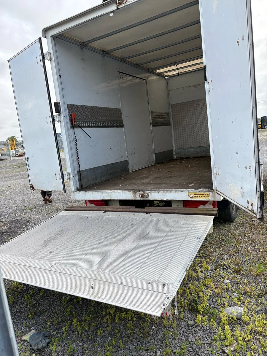 14ft.box body with side door - Image 3