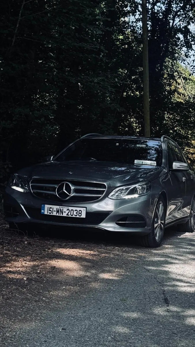 Mercedes Benz E220 - Image 2