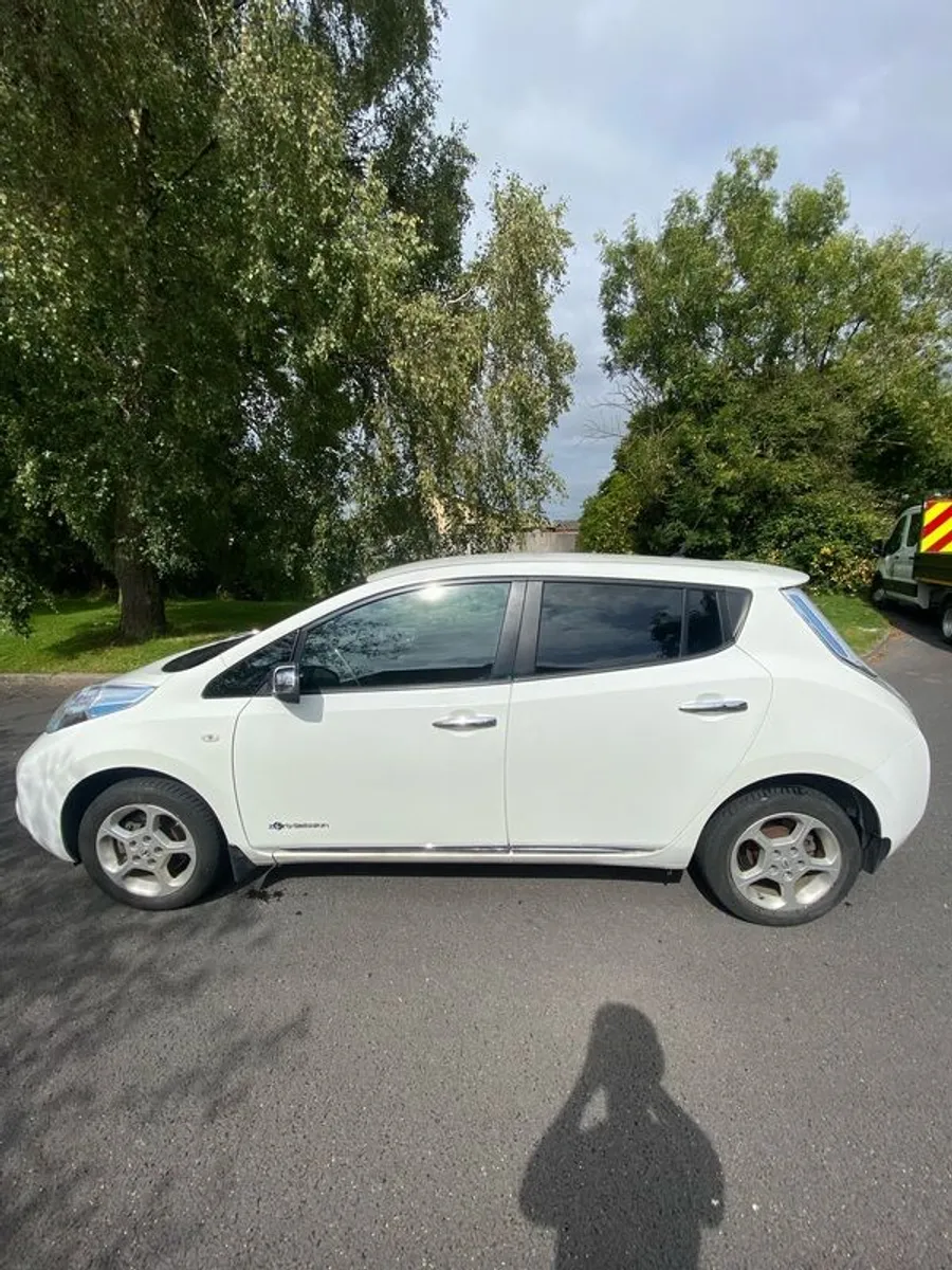 2016 Nissan Leaf - Image 4