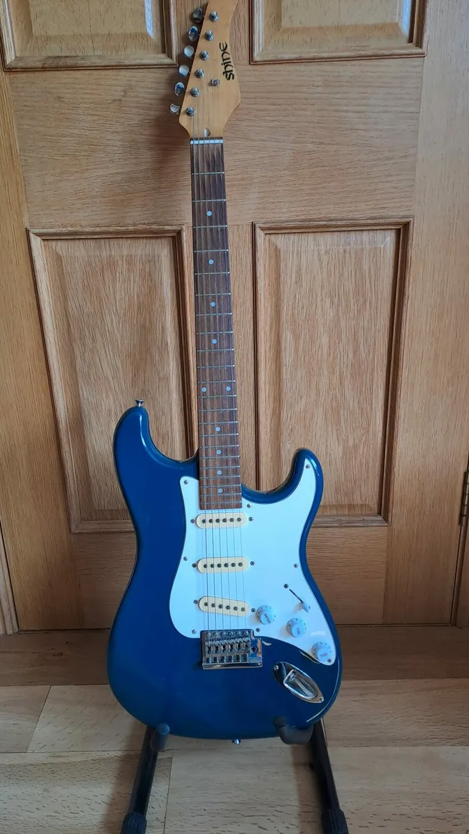 Electric Guitar - Image 1