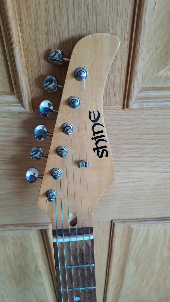 Electric Guitar - Image 2