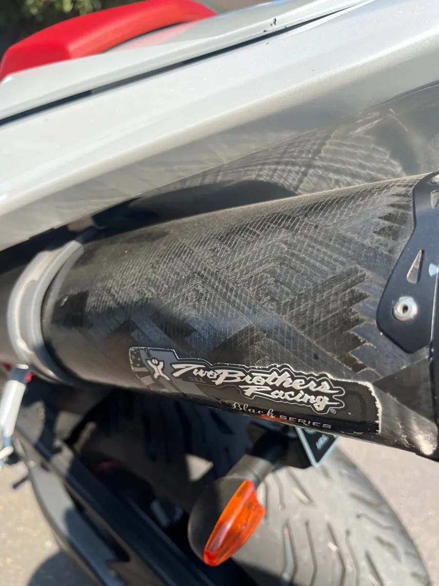 YAMAHA R1 big bang - Image 2