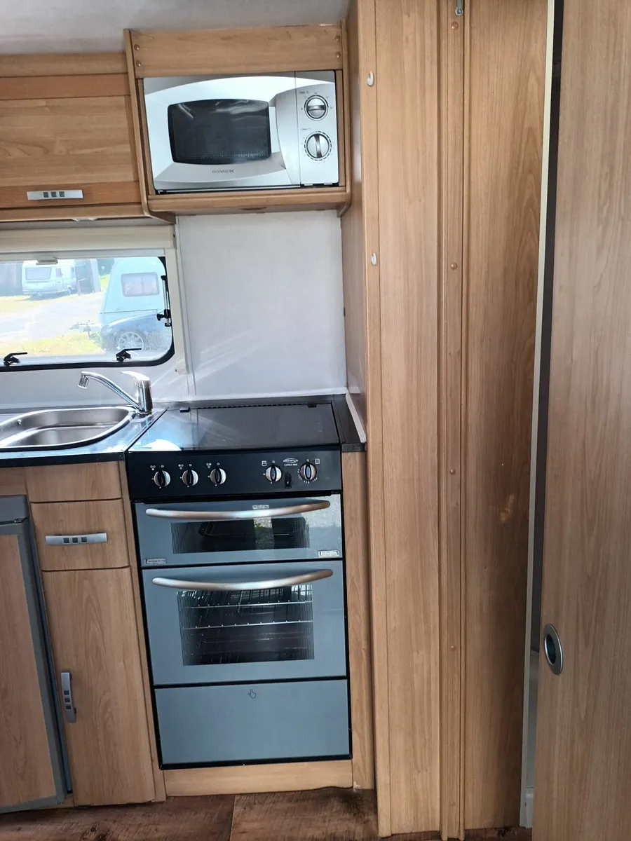 Caravan - Image 3