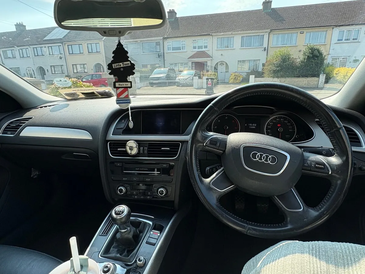 Audi A4 2014 - Image 2