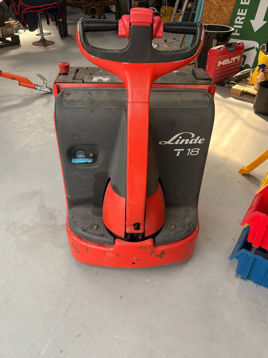 Linde T18 pallet truck - Image 1