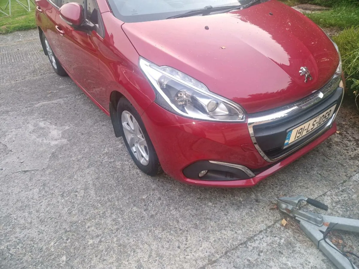 Peugeot 208 - Image 3