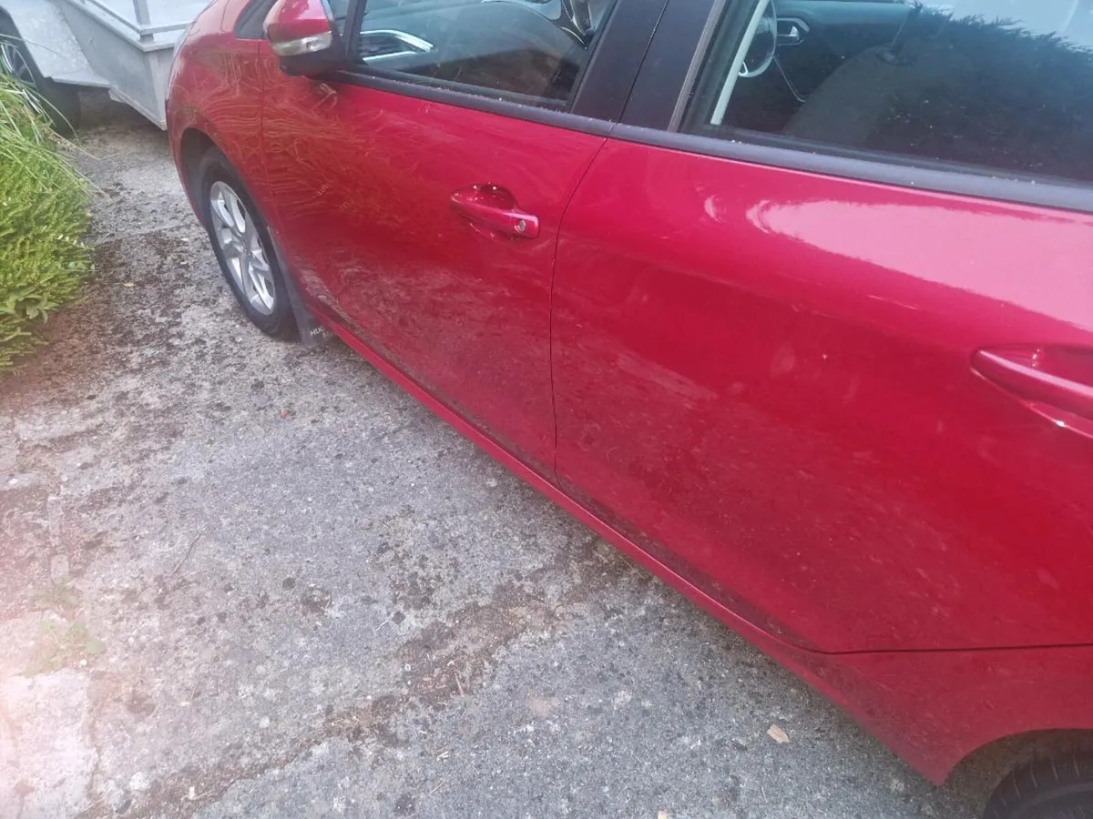 Peugeot 208 - Image 4