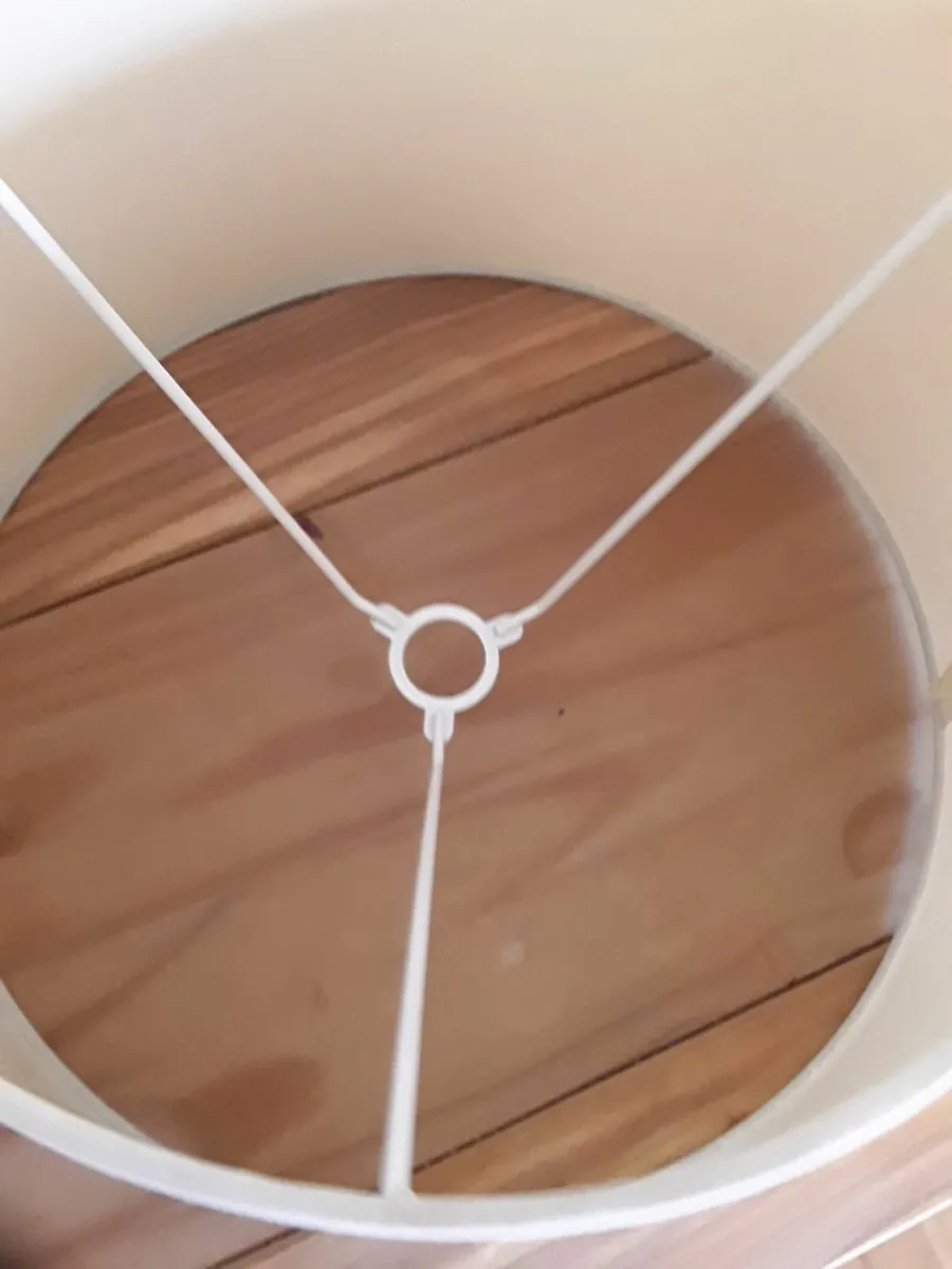 Cream coloured lampshade - Image 3