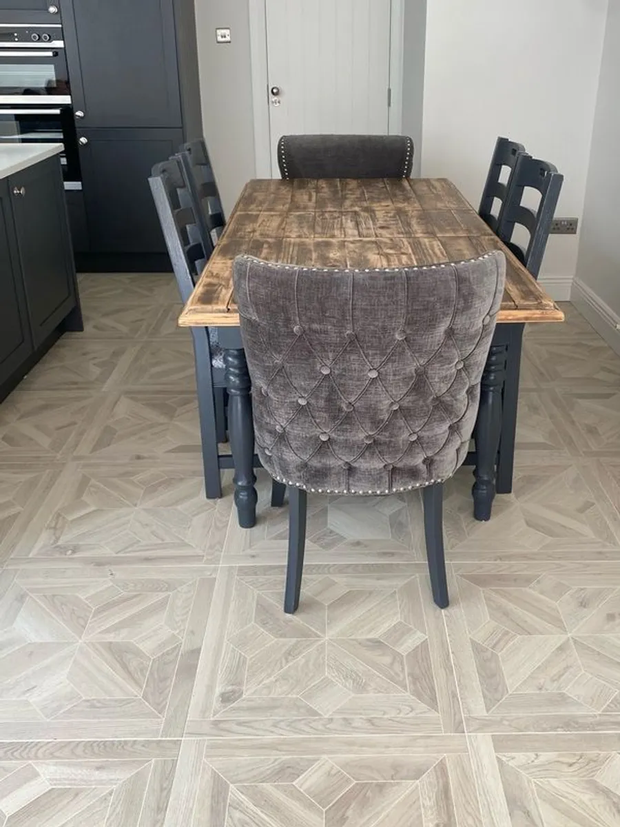 Dining table & chairs - Image 3