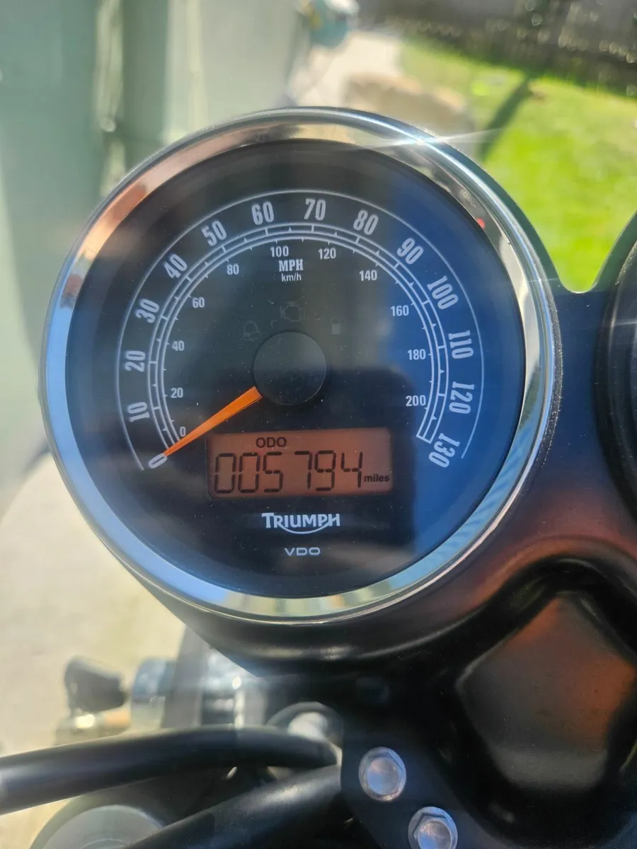 Triumph Bonneville 2014 - Image 2