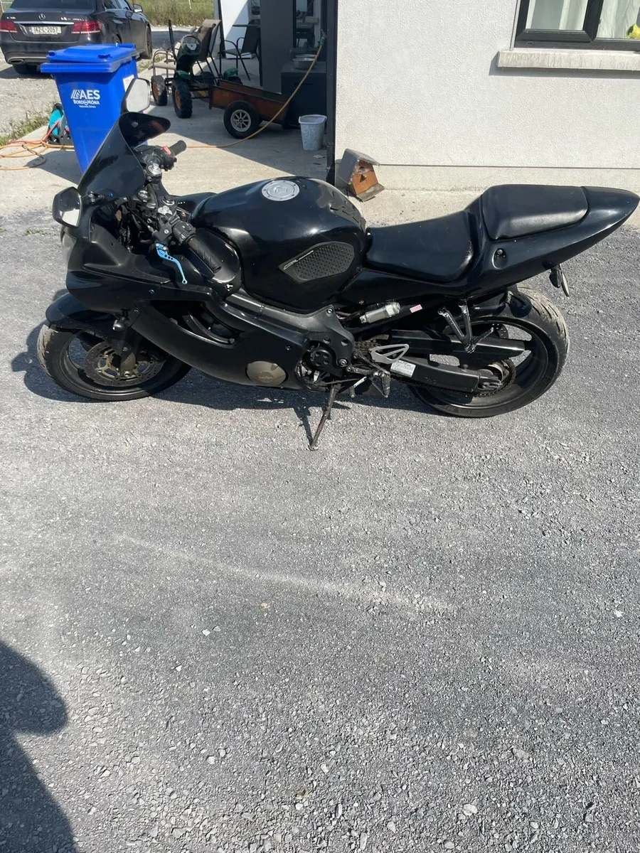 Honda CBR600 F4i - Image 2