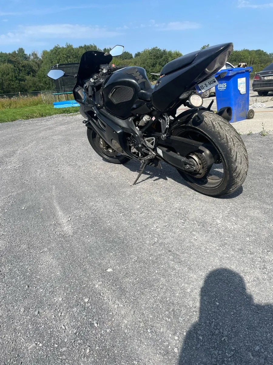 Honda CBR600 F4i - Image 4