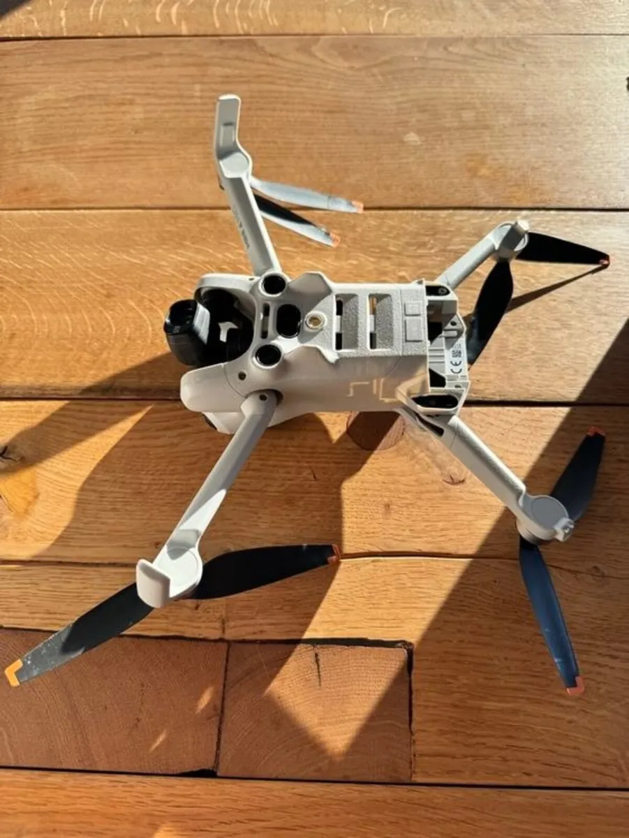 DJI Mini 4 Pro Drone Fly More Combo Like New Extra - Image 1