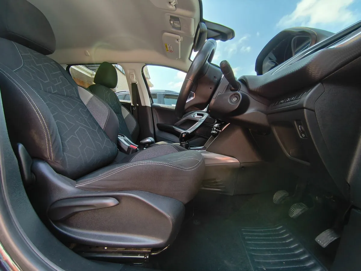 Peugeot 2008 2017 - Image 2