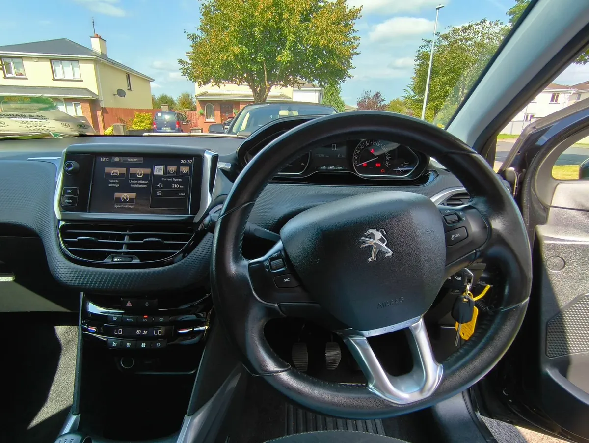 Peugeot 2008 2017 - Image 4
