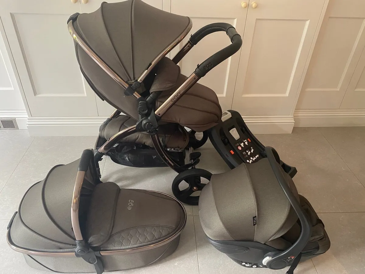 Egg 2 Travel System - Image 1