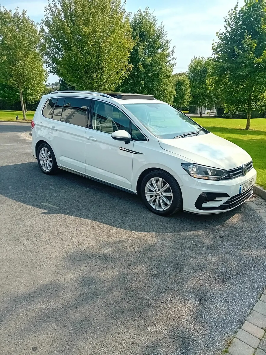 Volkswagen Touran 2016 - Image 1