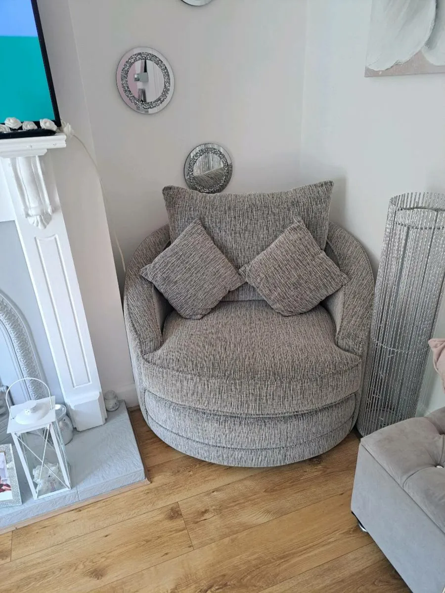 Sofa - Image 3