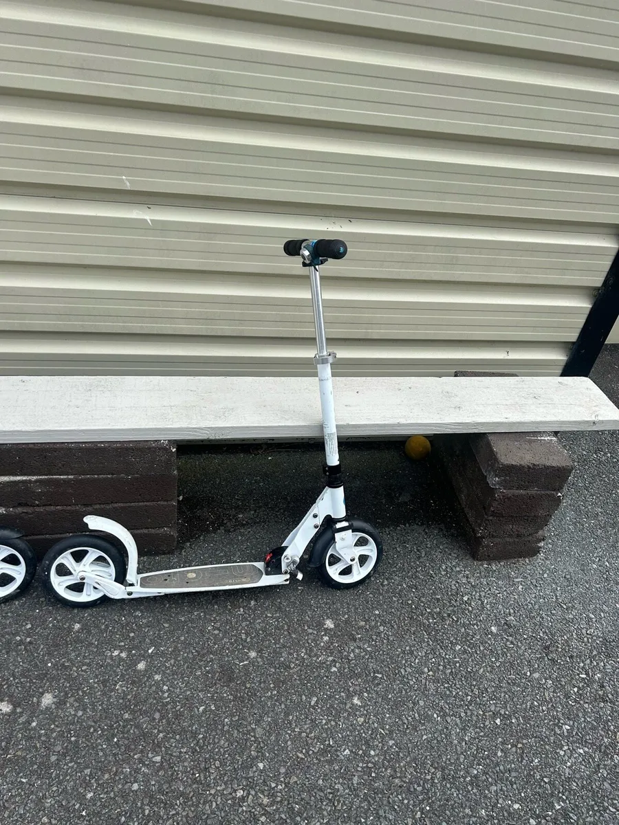 Scooter - Image 3