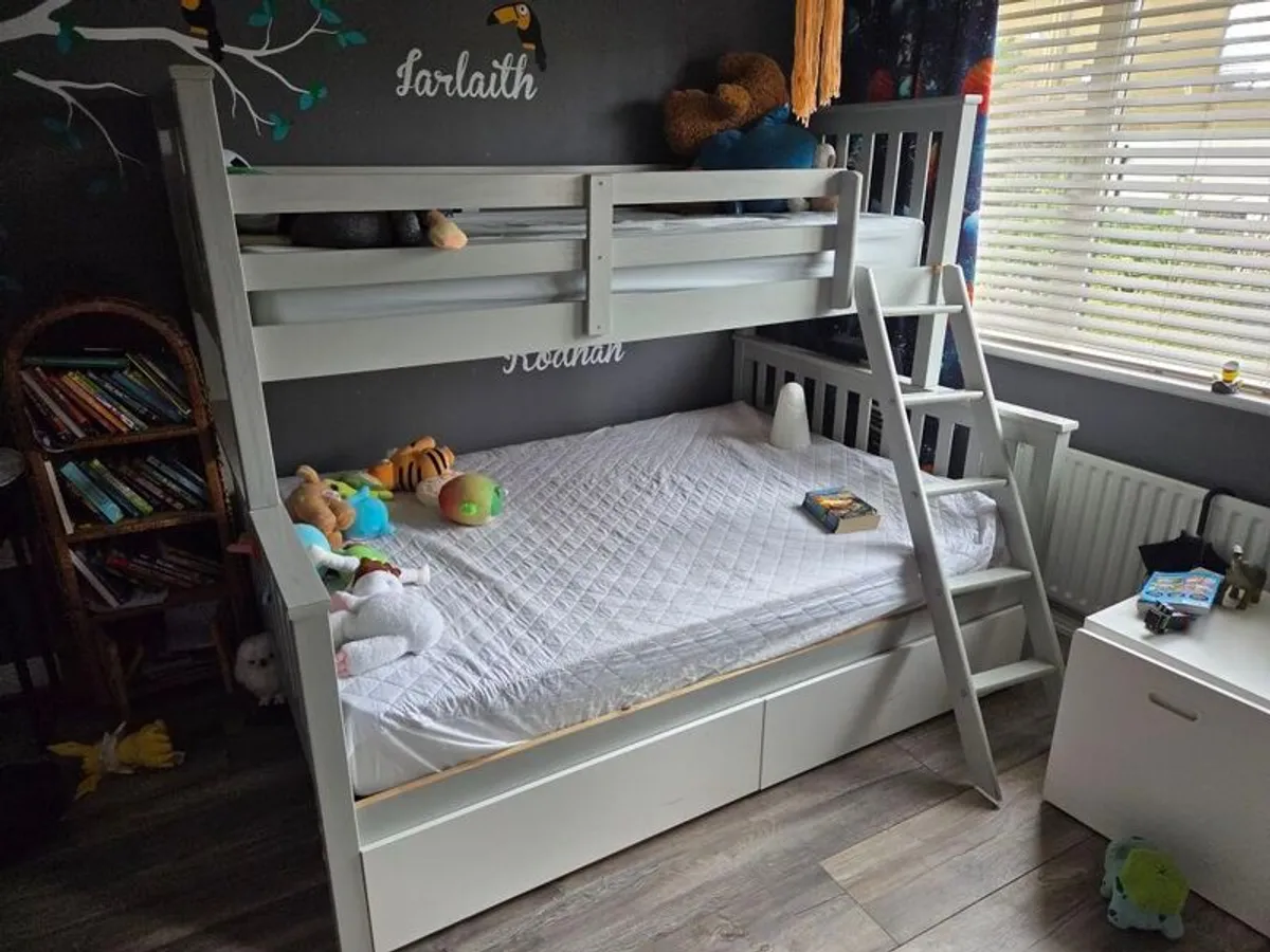 Triple bunk bed - Image 1