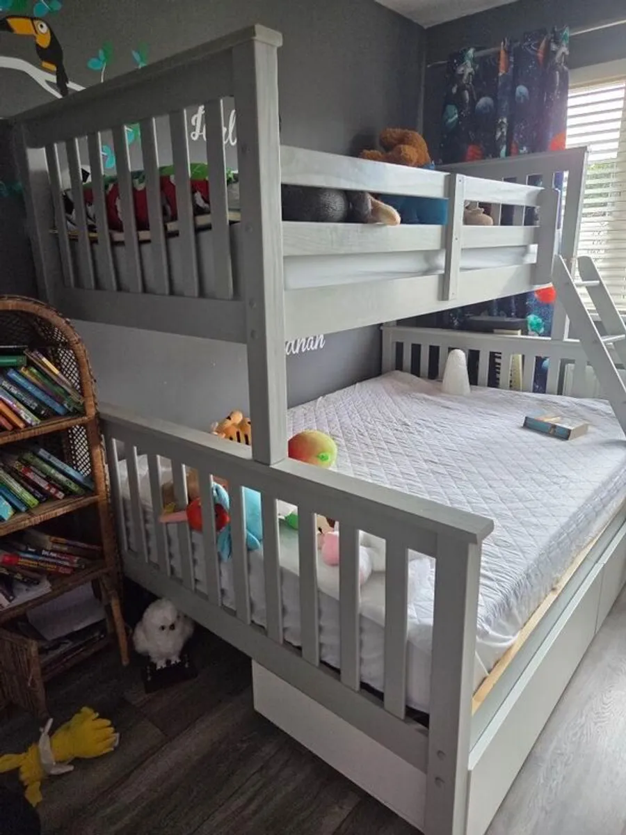 Triple bunk bed - Image 2