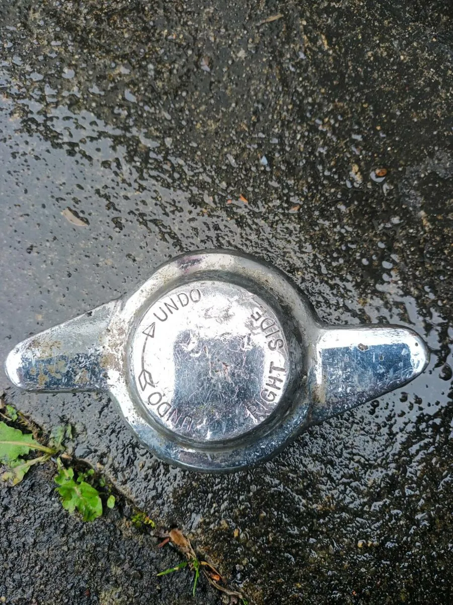 Chrome Knock on Hubcaps/Spinners - Image 2