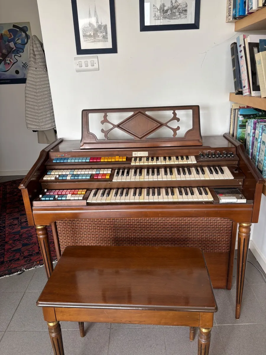 Wurlitzer organ - Image 1