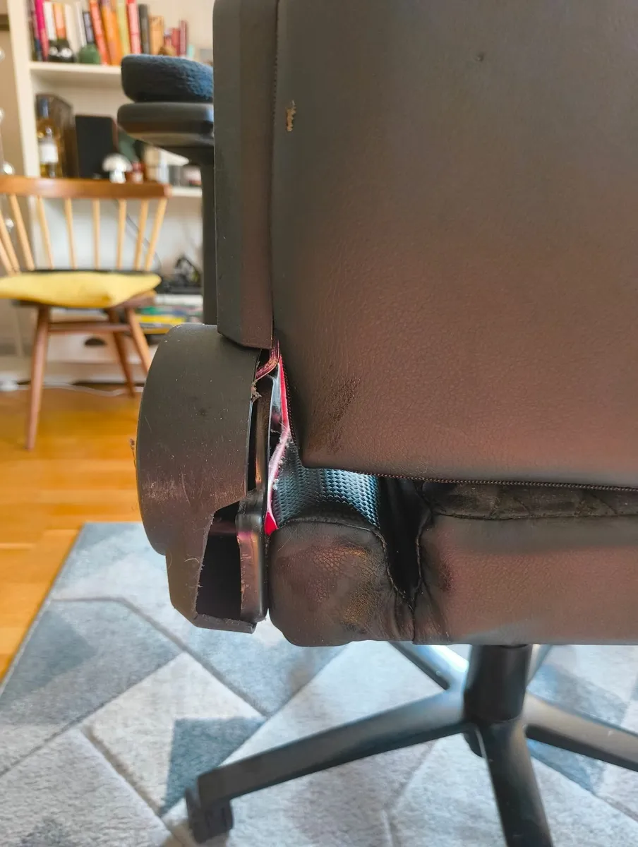 Gaming chair - Image 2
