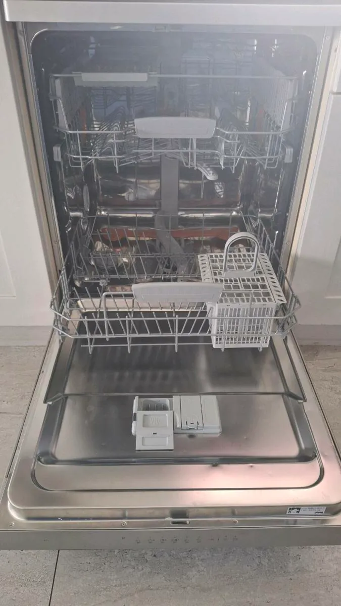 Dishwasher - Image 2