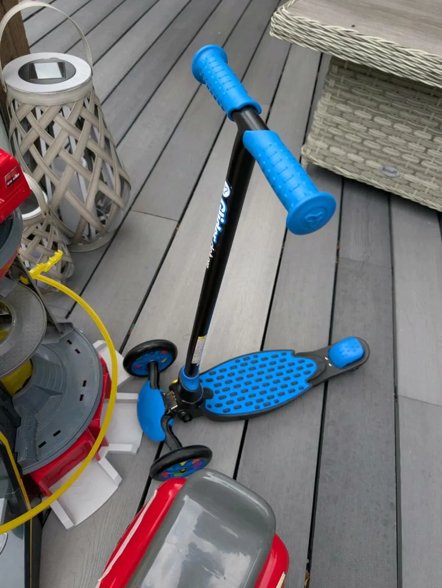 Toys - Image 1