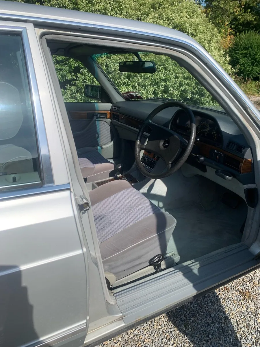 1982 Mercedes-Benz 280SE - Image 4