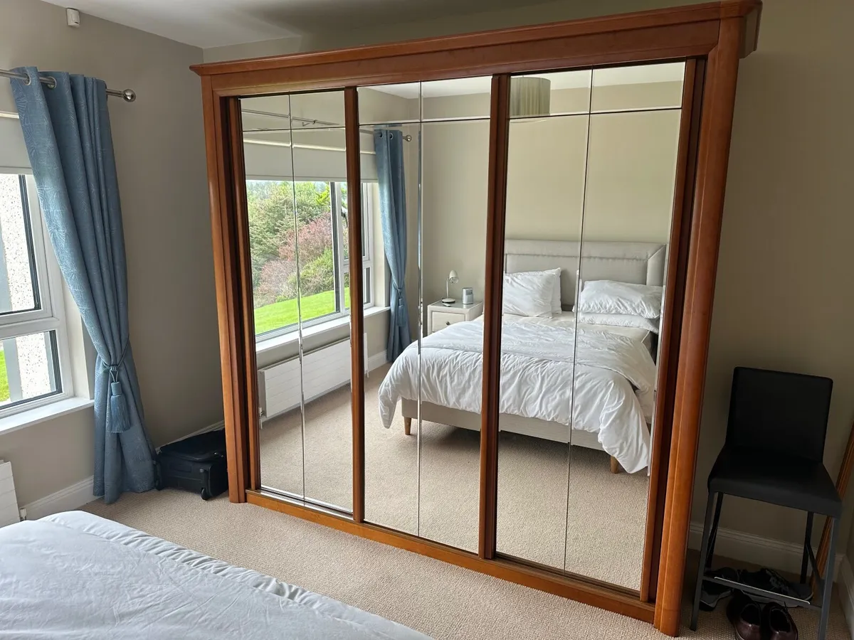 Wardrobe - Image 3
