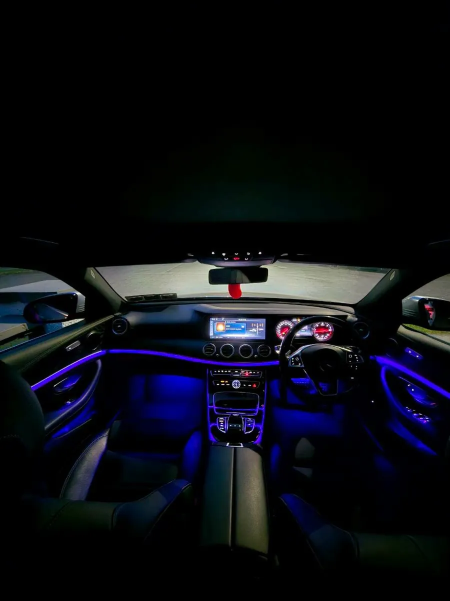 Mercedes e220d amg line - Image 2