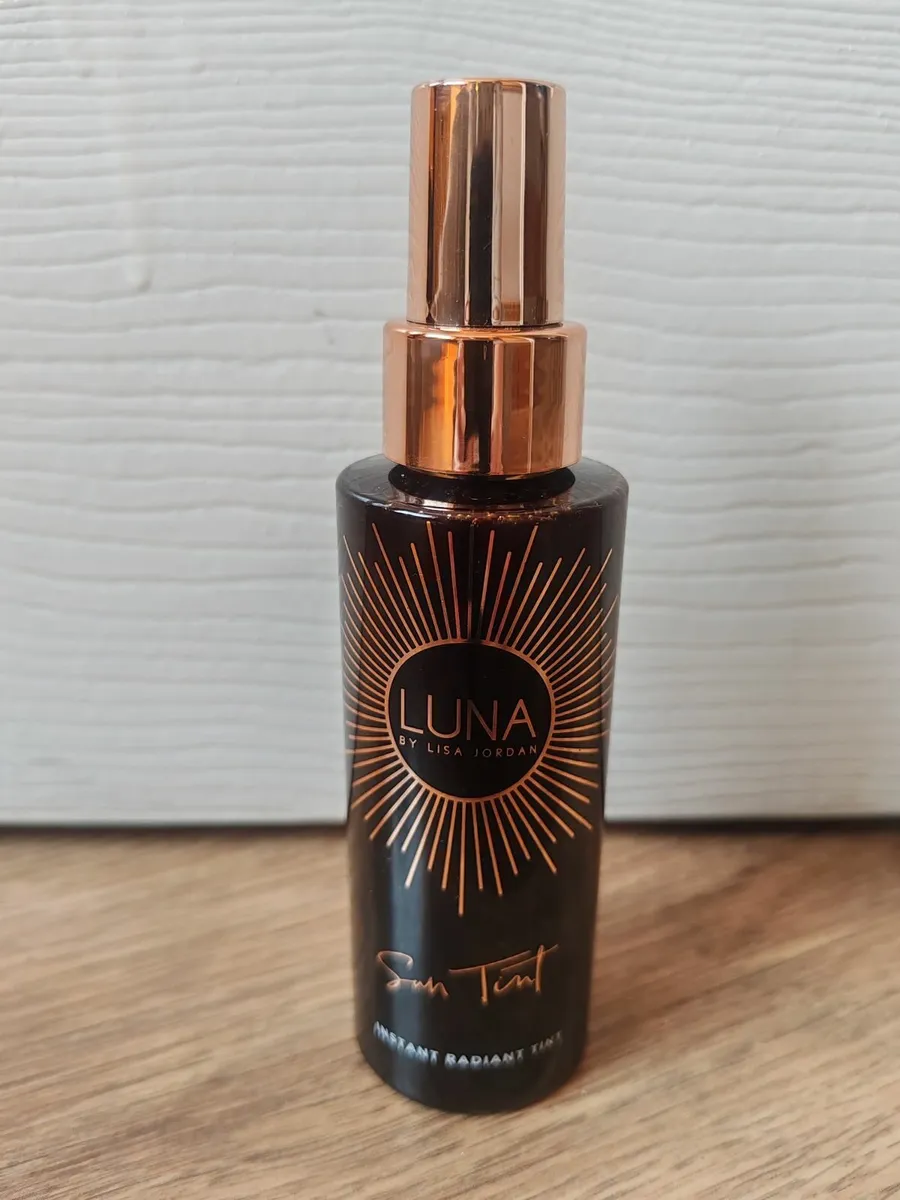 Sun Tint Luna by Lisa Jordan (New) €10 - Image 1