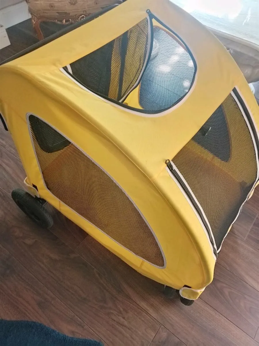 Pet stroller - Image 1
