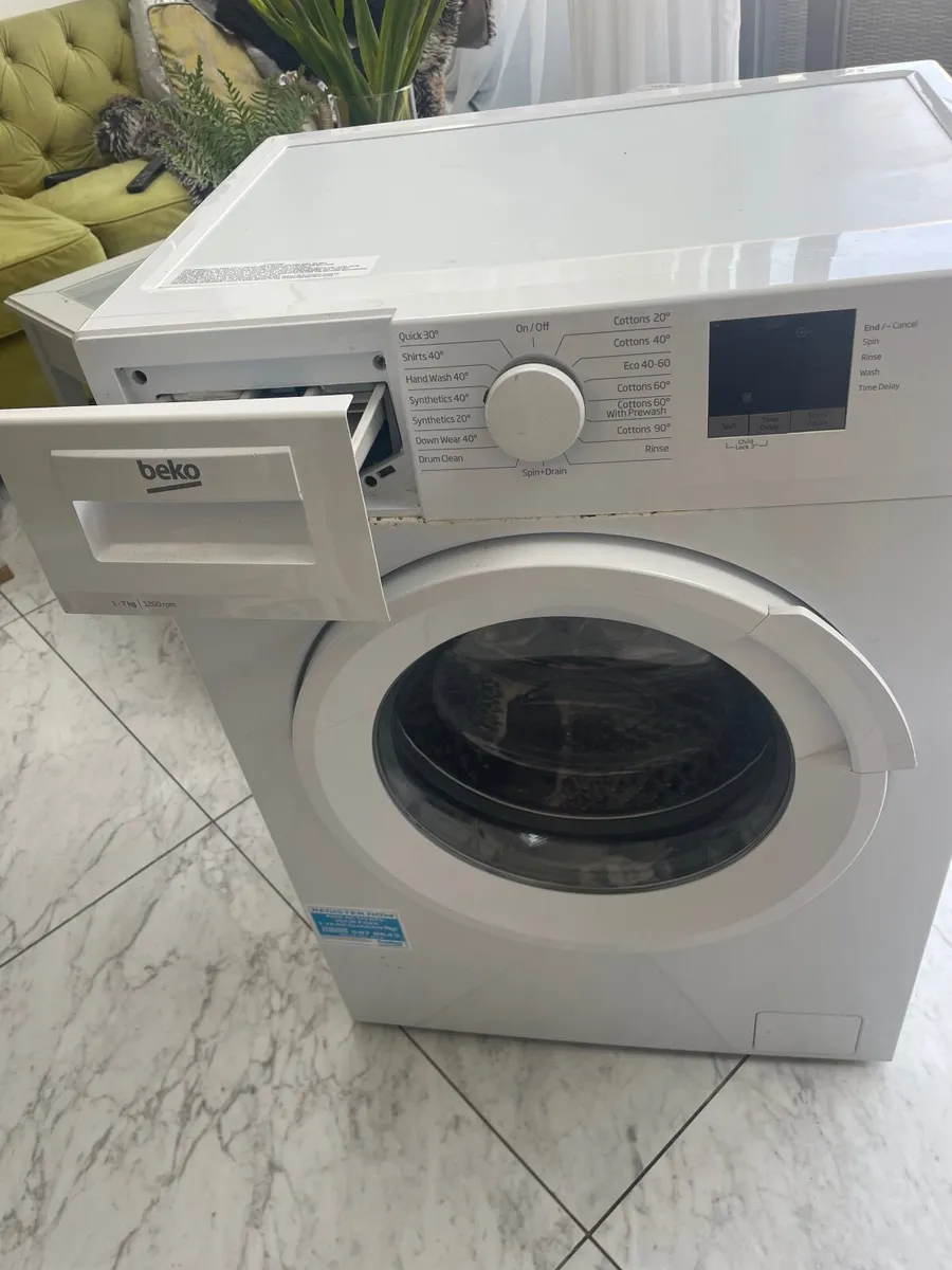 Washing machine - Image 1