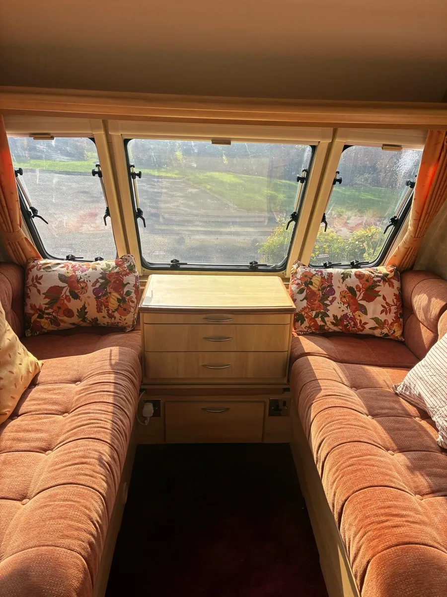Fixed bed Caravan - Image 4