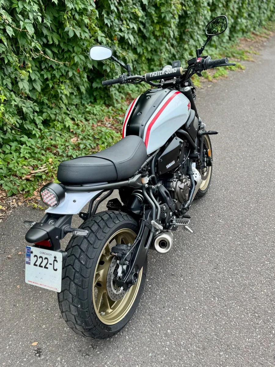 2022 YAMAHA XSR700 XTRIBUTE - Image 4