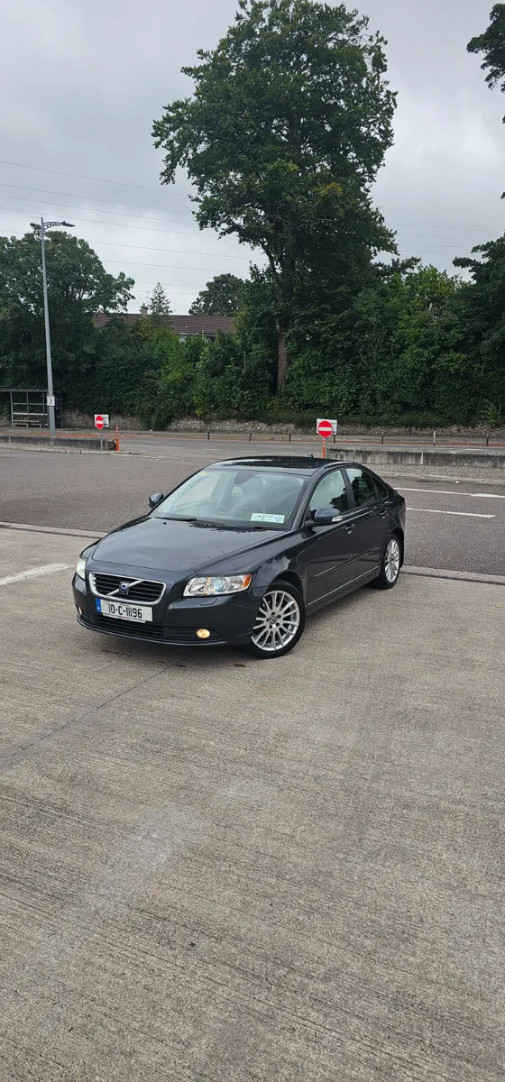 Volvo S40 Top Spec Full Leather - Image 1