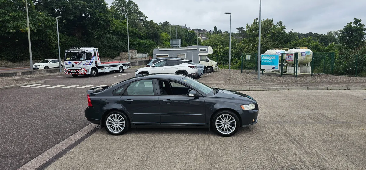 Volvo S40 Top Spec Full Leather - Image 4
