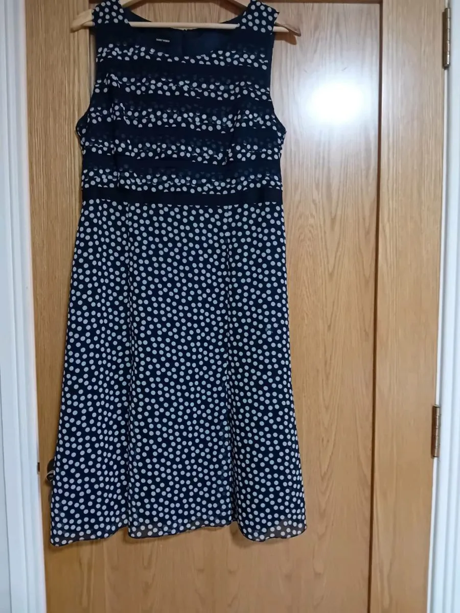 Ladies Dress Size 14 - Image 1