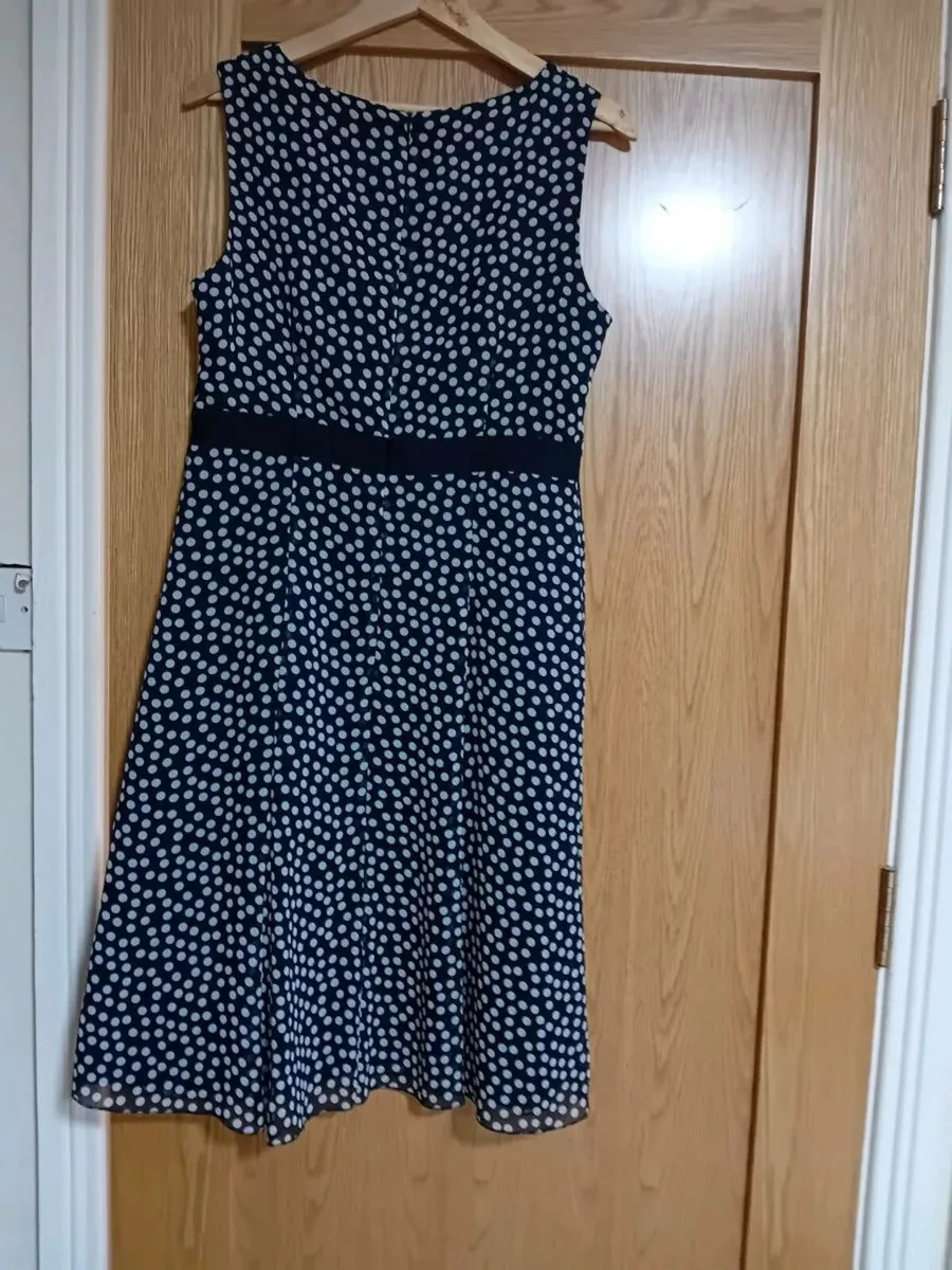 Ladies Dress Size 14 - Image 4