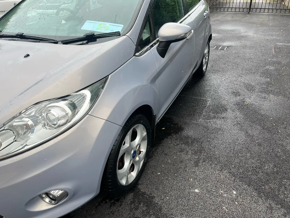 Ford fiesta - Image 4