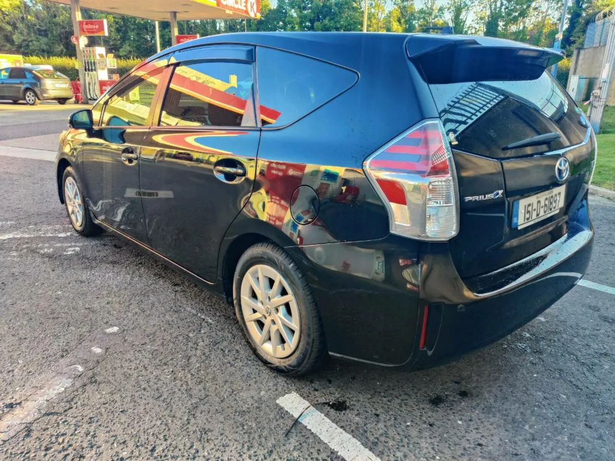Toyota Prius 7 seater - Image 3