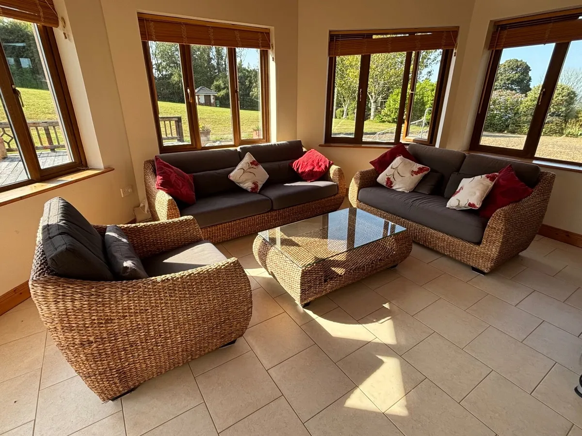 Rattan indoor sofa set - Image 1